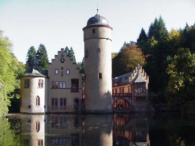 wasserschloss.jpg (80175 bytes)