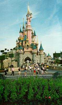 Sleeping Beauty's Castle (32736 bytes)